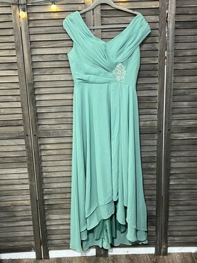 NWT Mint Green Chiffon Hi-Low Dress | Beaded Waist Formal Mother of the Bride